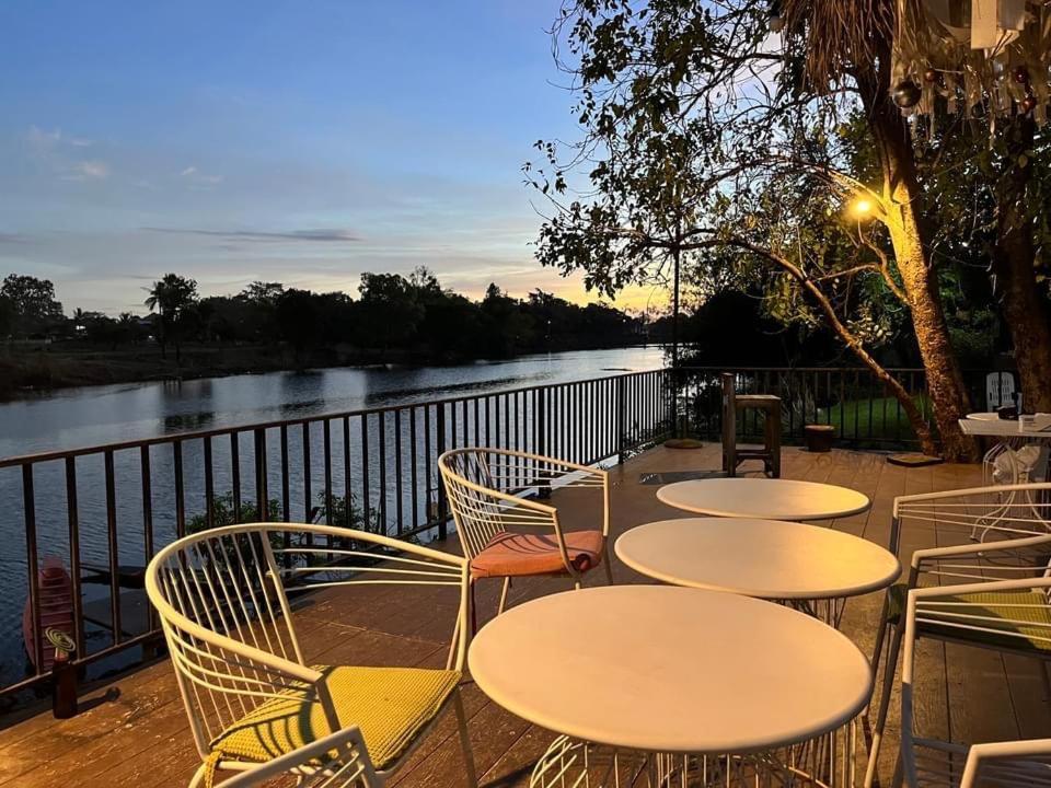 Muang Kosum Morocco Blue Cafe By Chilong River Farm Resort מראה חיצוני תמונה